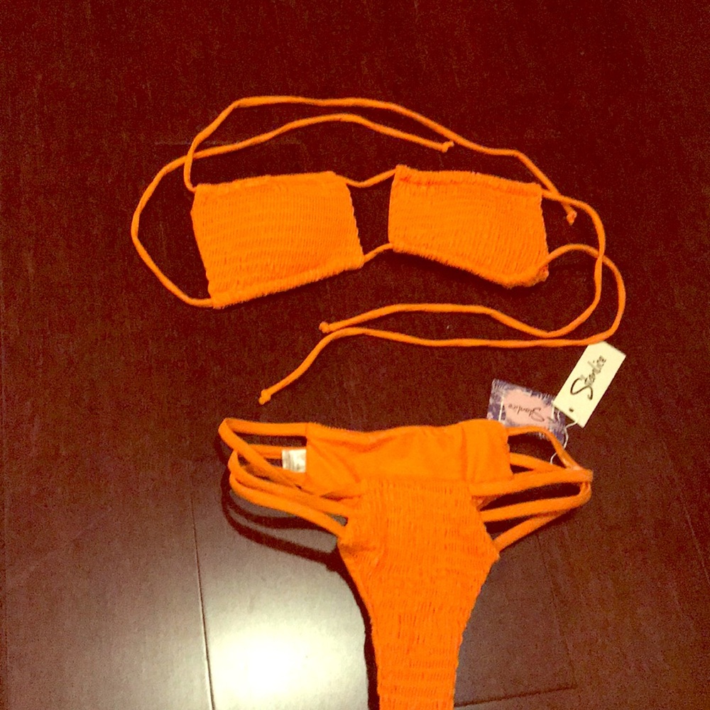 AMAZING orange two piece OMG